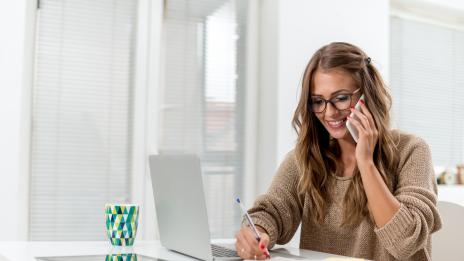 Работа от вкъщи – по-продуктивни сме, но застрашени от безсъние