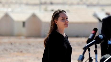 Политическата амбиция на Джоли развалила отношенията ѝ с Пит