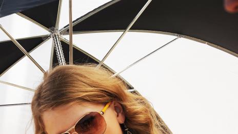 Тейлър Суифт се бори с глас срещу мизерията