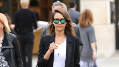 Погледнете пролетта в синьо!