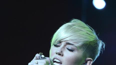 Предложиха на Майли един милион, за да се снима в порно филм