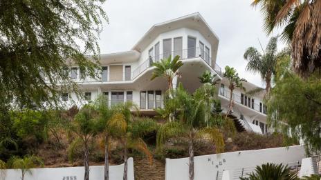 Аквасвят в бившия дом на Кети Грифин