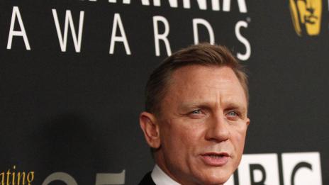 Даниел Крейг се пребори за шофьорска книжка в Ню Йорк