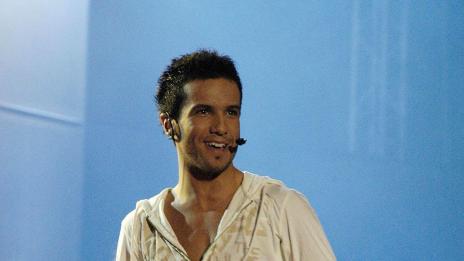 Крум пропя на английски