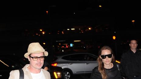 Децата на Брад Пит са дизайнери на тениските му