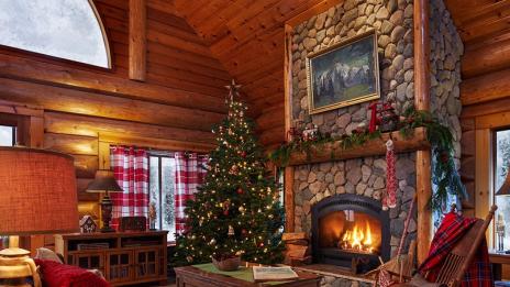 Надникнете в уютния дом на Дядо Коледа