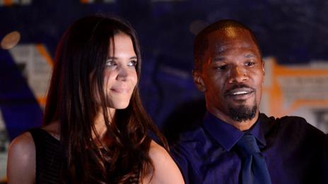 Джейми Фокс съмнително близък с Кейти Холмс