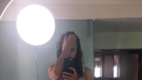 Ирина в топформа, папараци я заснеха с дъщеря й