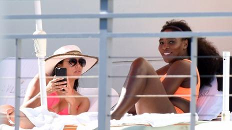 Ева Лонгория разпуска с любимия мъж и Серина Уилямс