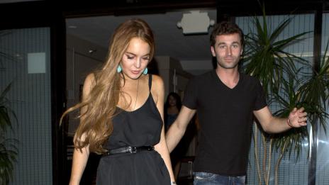 Линдзи Лоън представи порно актьора на майка си