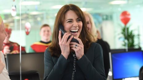 Принц Уилям ядосан от флирт на Кейт с брокер