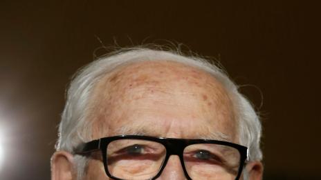 Пиер Карден пропуска модното си ревю в САЩ