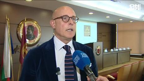 Алберто Веделаго: С един костюм не се ходи навсякъде