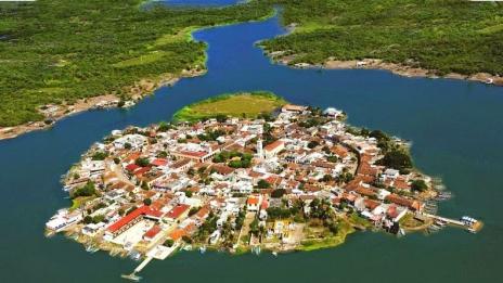 Остров Мекскалтитан – мексиканската Венеция