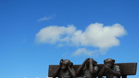 Шушу-мушу: Клюкарстваме около час на ден