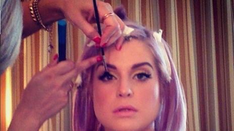 Как се подготвят звездите за церемонията „Златен глобус“