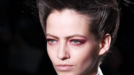 Женският смокинг като топ тенденция за есента и зимата