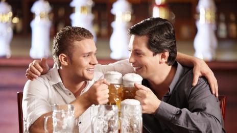 Някои мъже се развеждат, подражавайки на приятелите си