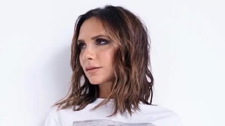 Чатбот „разведе“ Виктория Бекъм във Facebook