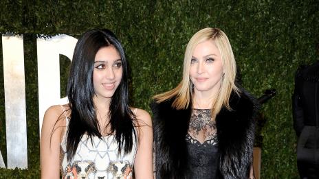 Дъщерята на Мадона пусна козметична марка