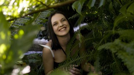 Секс пози на открито: в храсталака