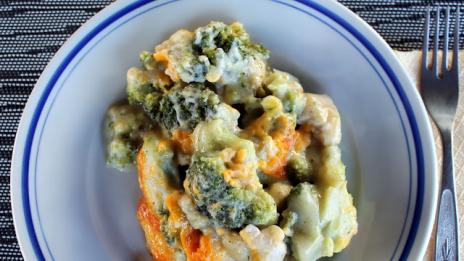 Пиле с броколи и бешамел от карфиол