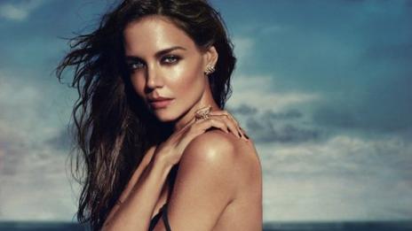 Кейти Холмс се съблече за реклама на бижута