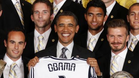 Обама се шегува с Дейвид Бекъм