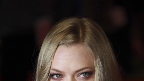 Аманда Сейфрийд влиза в кожата на порно звезда