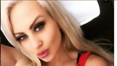 Порномодел продава старите си гърди за нови