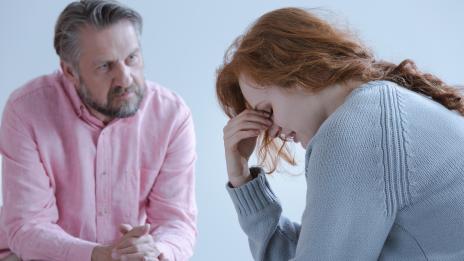 6 начина по които ниското самочувствие проваля връзката ви