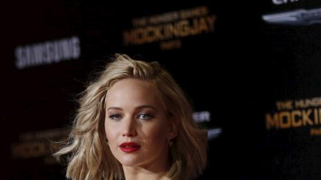 Дженифър Лорънс свенлива: Напила се преди еротични сцени