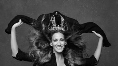 Малкото черно яке на Chanel