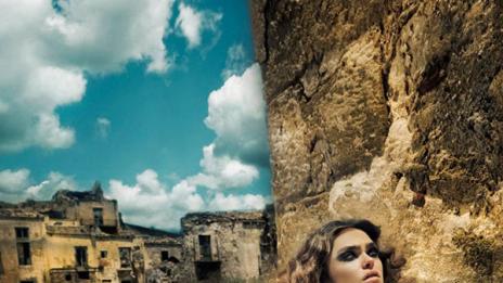 Поредната фатална дама в черно