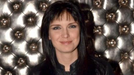 Калканджиева иска забрана за силикона