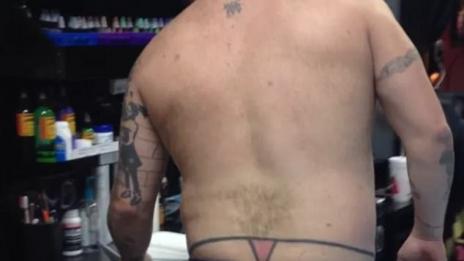 Абсурди, запечатани върху тялото