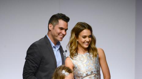 Джесика Алба стана „Майка на годината“