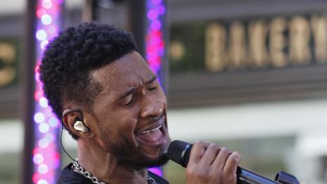 Ъшър си забравя танците