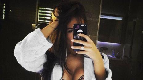 Николета пак се пусна по бельо