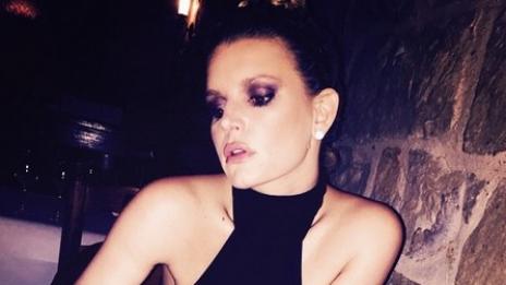 Джесика Симпсън отказва да влезе в клиника