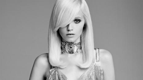 Висша мода с масов оттенък: Versace за H&M