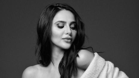 Елен Колева – секси в черно-бяло