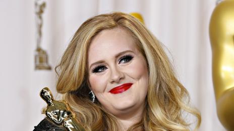 Адел готви тайна сватба през лятото