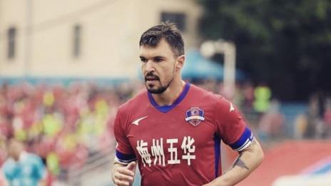 Император Божинов с първи стъпки в китайския