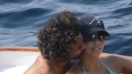 Ева Лонгория се отдаде на страстна почивка с гаджето си