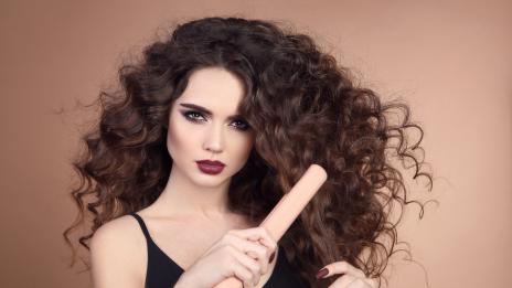 Къде най-често бъркаме при изправянето на косата?