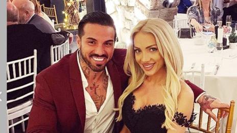 Русата Златка с годежен пръстен или рекламен шум?