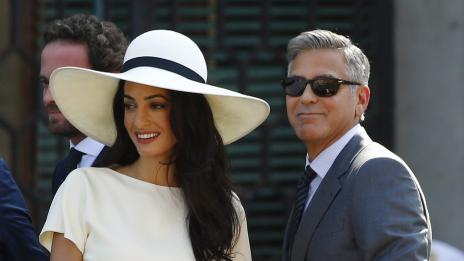 Клуни и Амал карат меден месец на Сейшелите