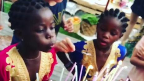 Близначките на Мадона станаха на 6