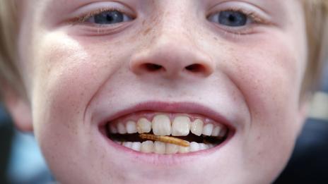 Напитките без захар също съсипват зъбите ви!